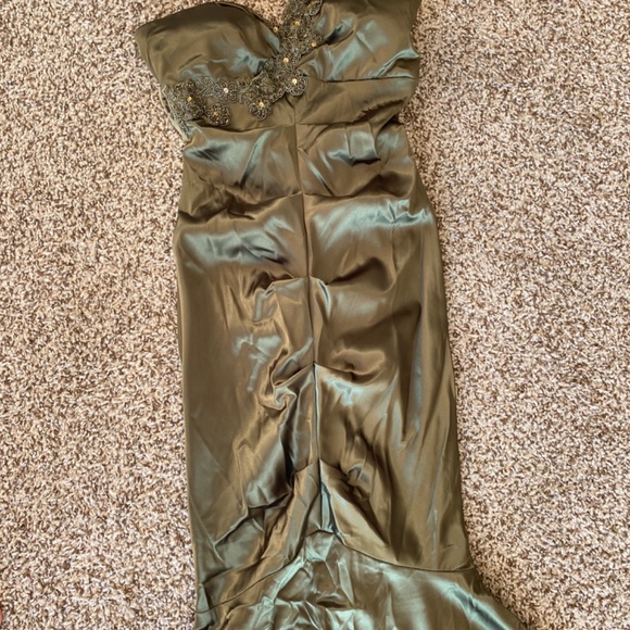 Cache Olive Green gown - Picture 3 of 8